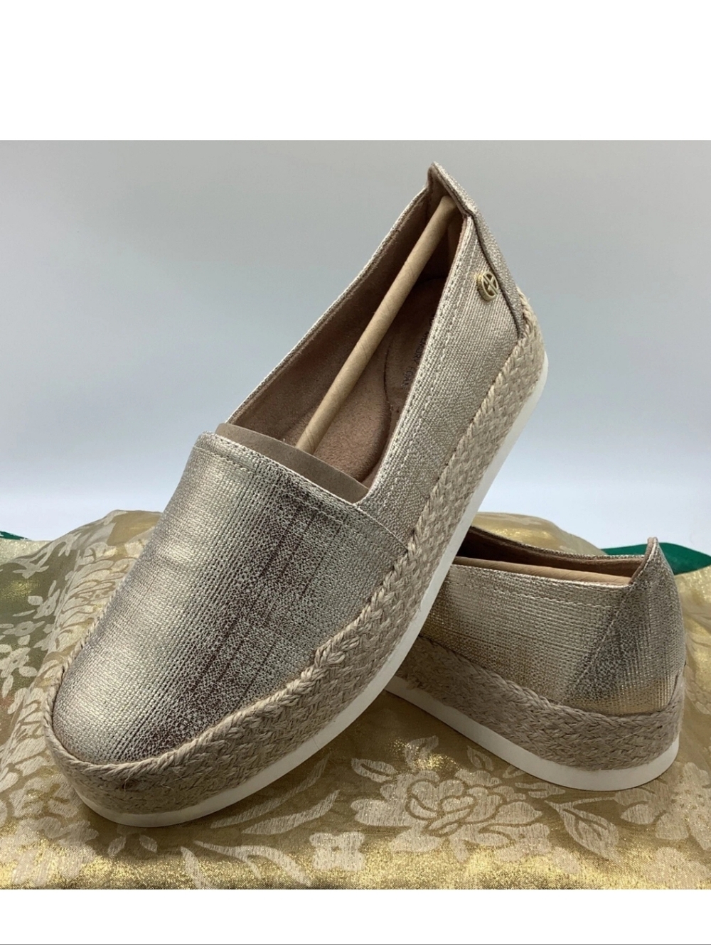 Giani Bernini Women's Memory Foam Gold Espadrilles Shoes Size 12M